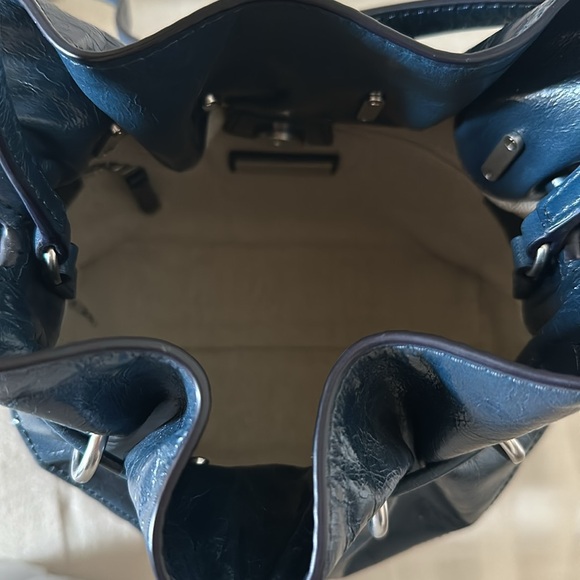 Tory Burch Drawstring Bucket Bag Blue Leather - Picture 9 of 14